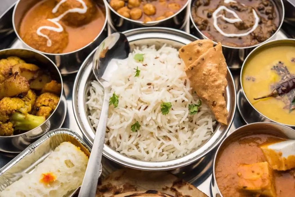 North Indian Food Guide: Dishes, Regions & Dining Tips
